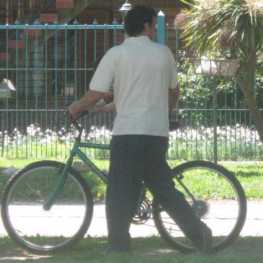 Lic. Enfermeria, trabajo en APS desde hace mas de 20 años.
Apacionado por la Atencion Primaria de la Salud