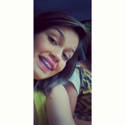 19 anos, universitária, cursando Engenharia de Petróleo e Gás. segue no instagram?! http://t.co/zKH9V7x92n - Deus é fiel ! ზ
         
       
