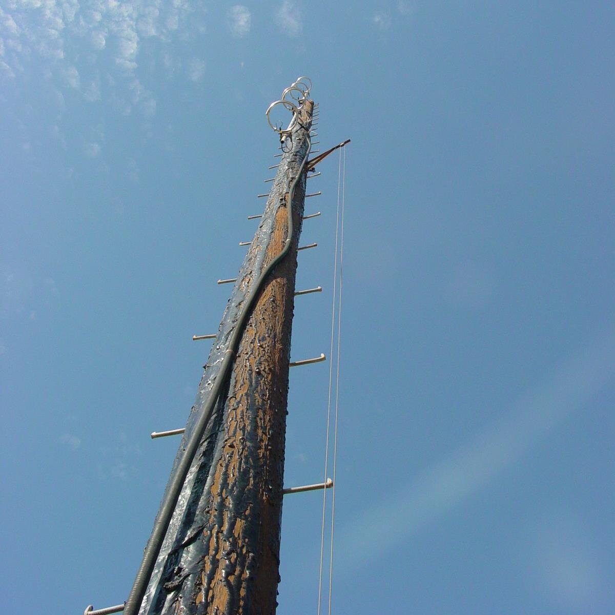 KBUX-FM