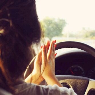 b6lnaa's profile picture. انا تلك المتبلده ،،،، التي تضحك كثيرا