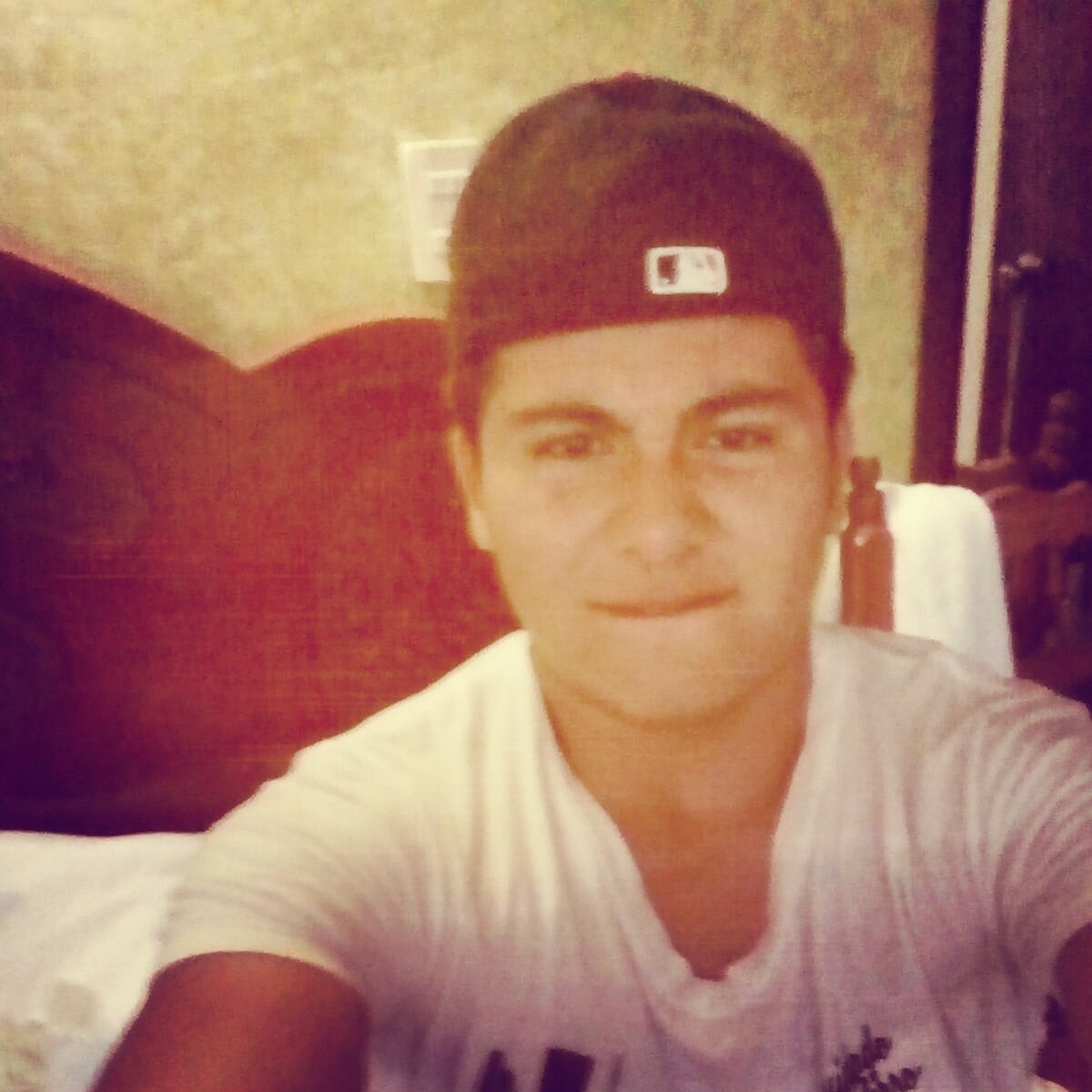 YacohtZamora's profile picture. La vida es muy corta, para peinarse.