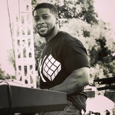 Just1TLee's profile picture. Walking in God's purpose through the gift of music that he's given me. Member of The 4 Korners, Album now on iTunes!! #itsallGod