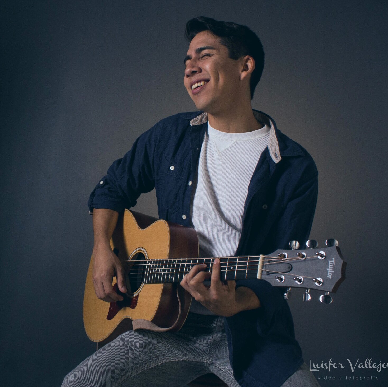 Cantante y compositor - Host de Coca-Cola.FM Perú - Ex Participante de #LaVozPerú - Estudiante de música https://t.co/kRM3PfMiu7…