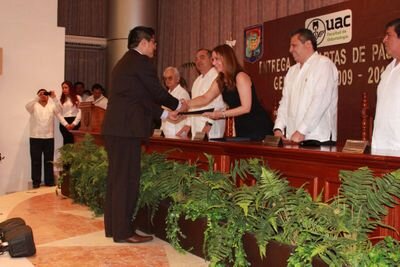 Consultorio de Odontología Integral, Odontología Estética y Rehabilitación Bucal(DottorDjembè).!!!