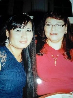 Ahora solo queda en el recuerdo, tu imagen lejana en el andén, donde mi corazón se fue a perder y te espero a media noche en cada tren