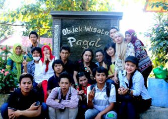 HBoncel's profile picture. balas dengan senyuman