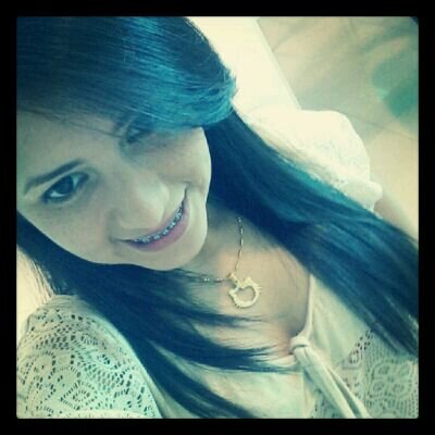 Lcda en Contaduria Publica.. alegre, fresca y con metas que lograr.. amo los dientes :D