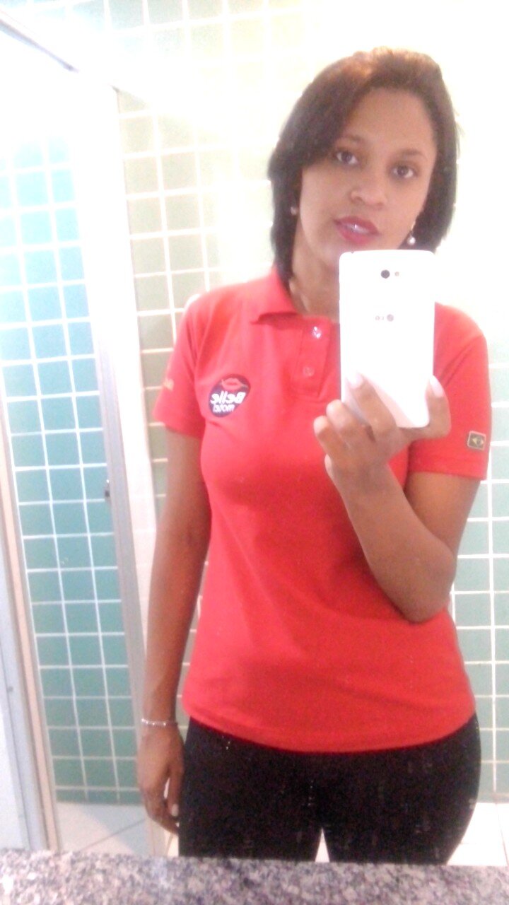 Legal , simpatica , humilde , musica , festas... Follow - me s2
