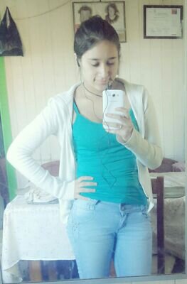 Hola Tengo 17 Años me llamo Yarii soi de Lebu juju Y Amo musho a mi watonshito ♥