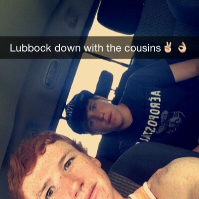 A normal kid from Alabama.
love to play football 
and love my family