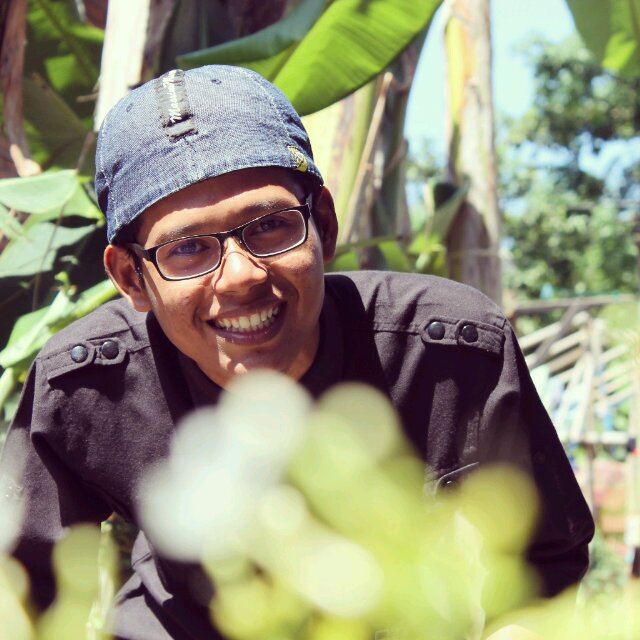 Medan. 29 Mei 1996. SD Muhammadiyah 08 2003. MTs Al-'Ulum 2009. MAN 2 Model Medan 2012. Fakultas Hukum USU 2014