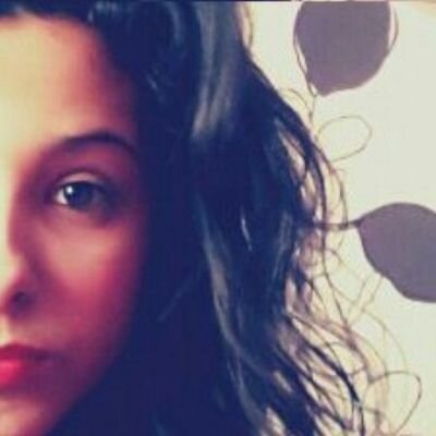 Amante de los animales, Bipolar, Fiestera de los pies a la cabeza, Andaluza por encima de todo, Fanática de Águila Roja ,Enamorada de lo más bonito