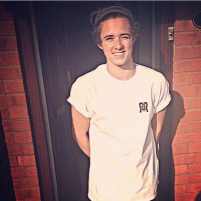 FREE FOLLOW FROM @baconandbrad AND @bradsbadbitch PLEASE FOLLOW BACK ON THOSE ACCS XOX