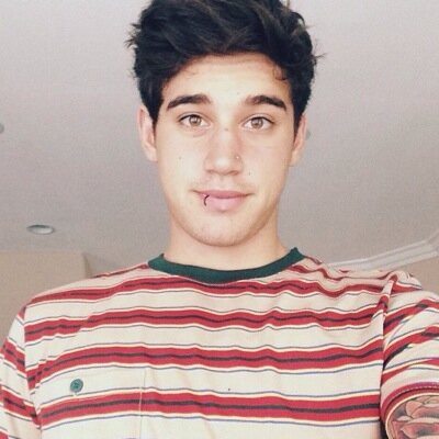 ⚠THIS IS A FREE FOLLOW⚠
follow @beauholics please