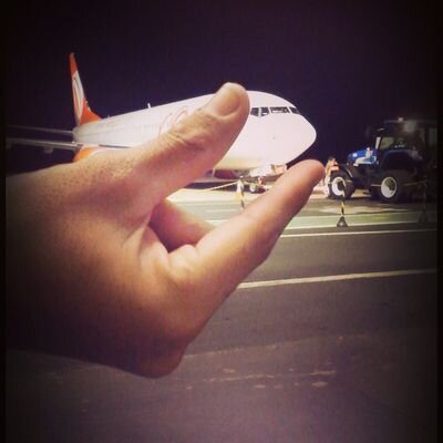 #UmFodasse P/ quem me adiciona no Facebook e quando vou ver as fotos p/ saber quem é, tem foto de todo mundo, menos da pessoa ¬¬'.