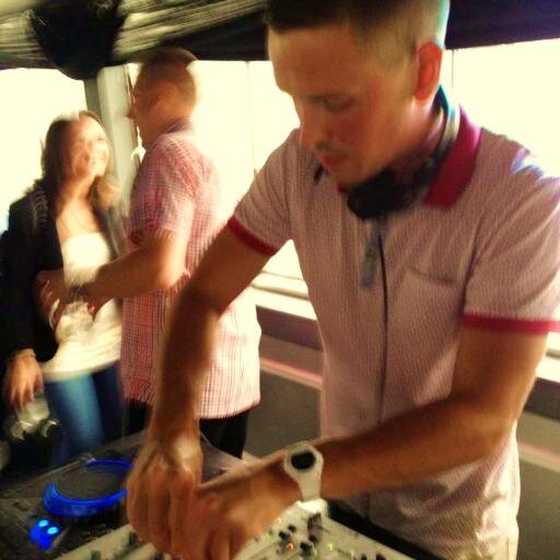 RicardoDaRhythm's profile picture. House & Garage DJ

http://t.co/T04EHswQkR