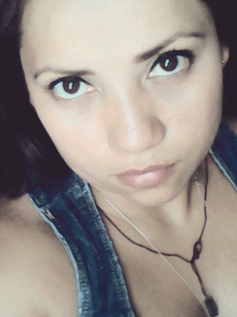Mujer bendecida.!! Feliz.!!! Enamorada de Dios, mi familia y amig@s!!!