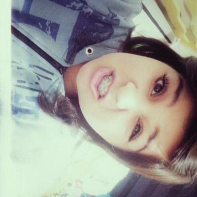 ela é o meu amorzão, alguém que daqui pra frente vai andar sempre lado a lado cmg, me entende perfeitamente, amo você suzy schimidt vaz ♡