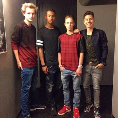 Dit account gaat 99% over mainstreet. Ik ga bij de 100 volgers beginnen met een story. Bedankt voor het volgen xx @kusjes_nienkex