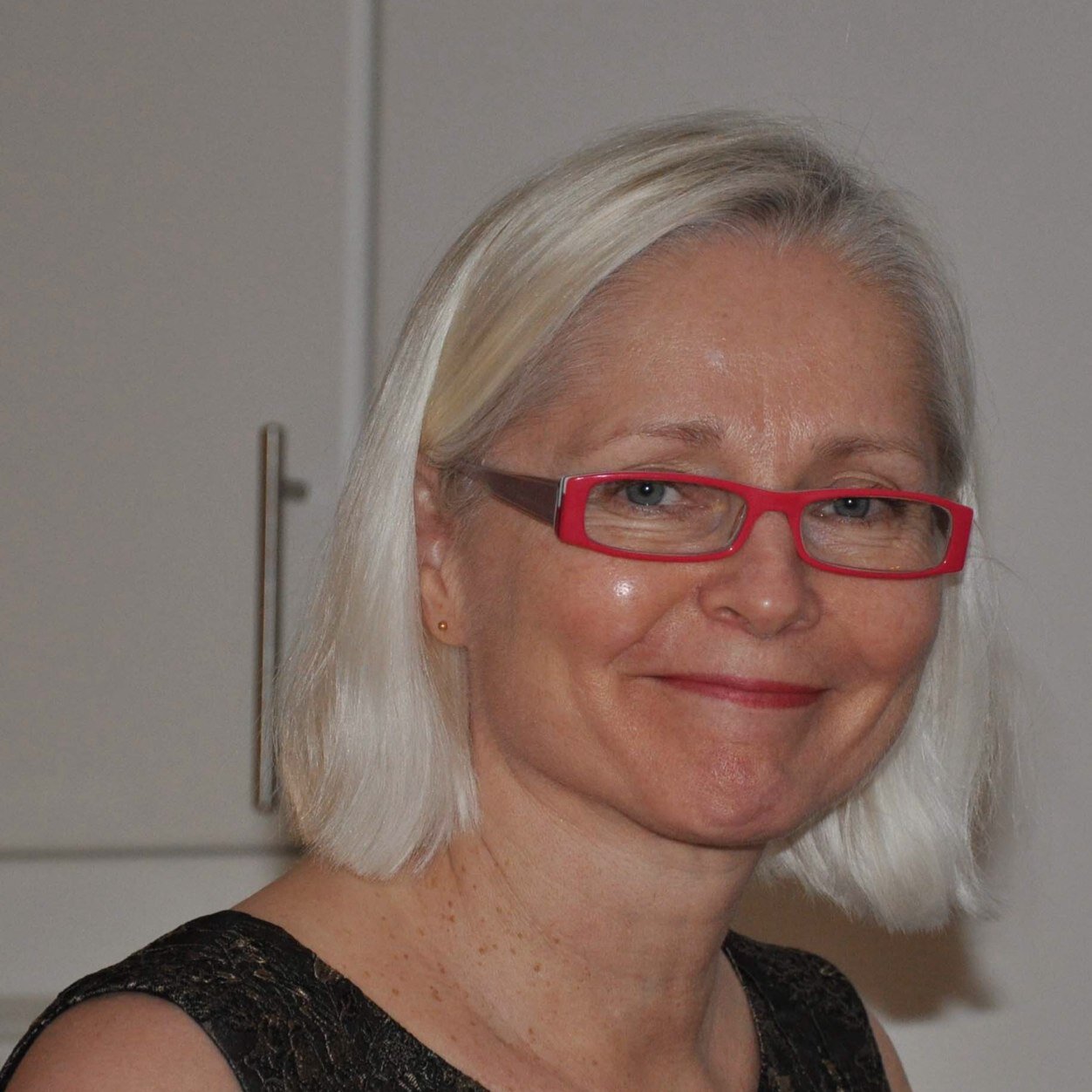 Journalist, fd chef Svenskt Näringsliv i Västerbotten. Jobbar som moderator mm i eget företag, KulVa