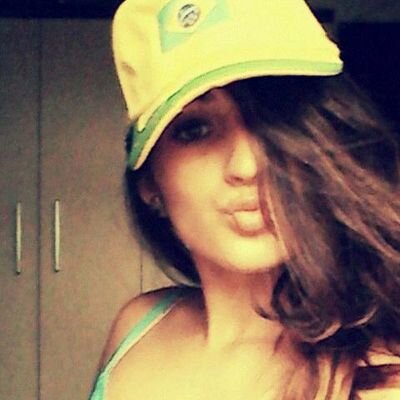 uma menina simples e que ama a vida que tem