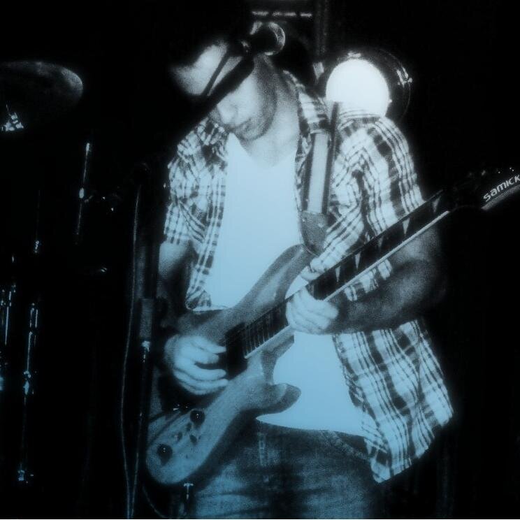 Leo123teles's profile picture. Esportista, guitarrista, musico, apaixonado pela família.