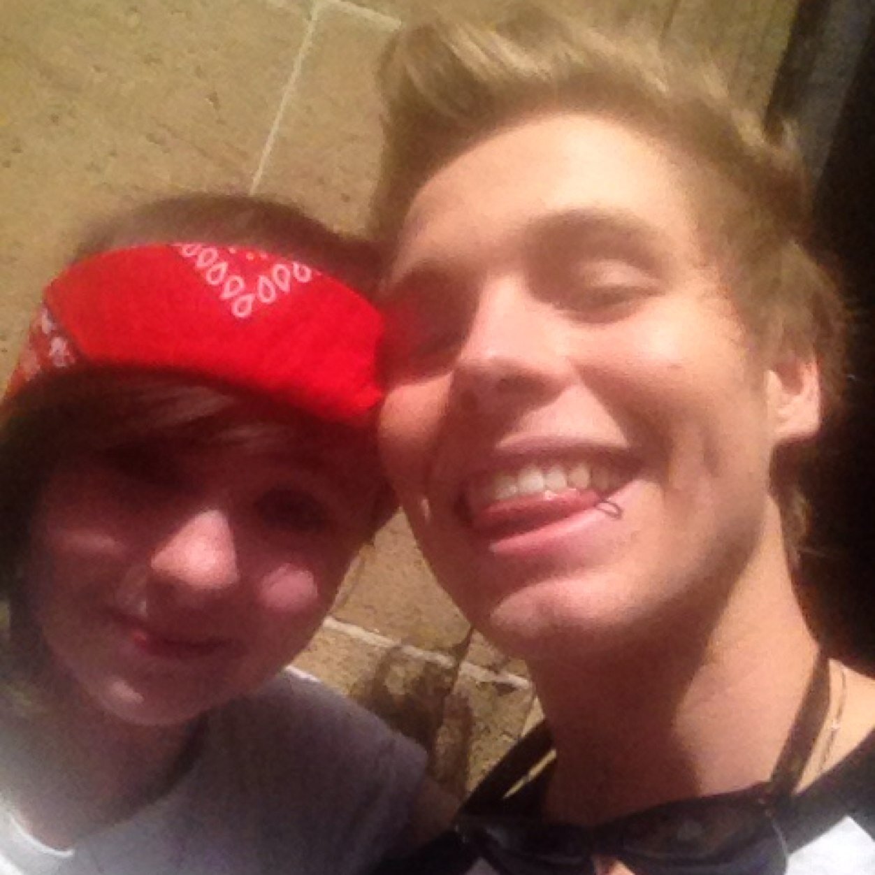 luke held my hand he is my penguin✨ 5SOS @slotthypanda is my everything❤️❤️