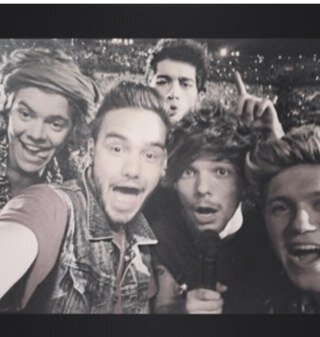 29/06/14 giornata indimenticabile finalmente vi ho visto vi amo idoli! Directioner is a promise