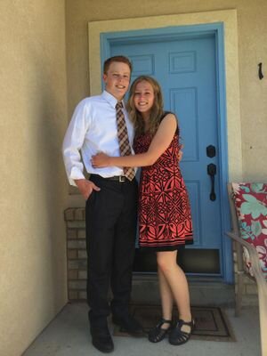 alexismae_rob's profile picture. cool