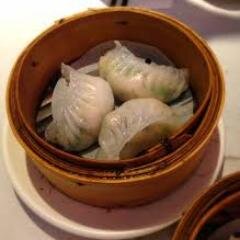 Tempat Makan dengan konsep Foodcourt, Menyediakan  Steam & Fried Dim Sum dengan berbagai pilihan Dim Sum yang Lezat, Bergizi dan Halal