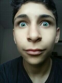 e sou rebelde quando nao sigo os demas e sou rebelde quando te quero ate com raiva ←_←
