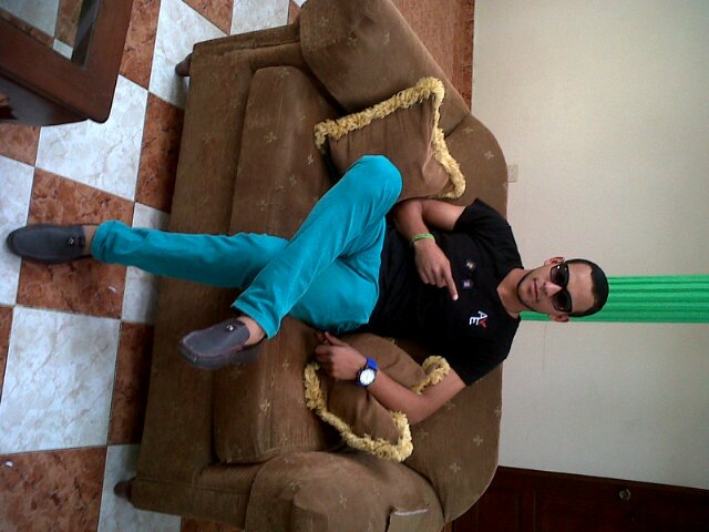 ElSkimi's profile picture. Mas te ama quien te corrige por los errores que comete, que quien te alaba por cualidades que no posee