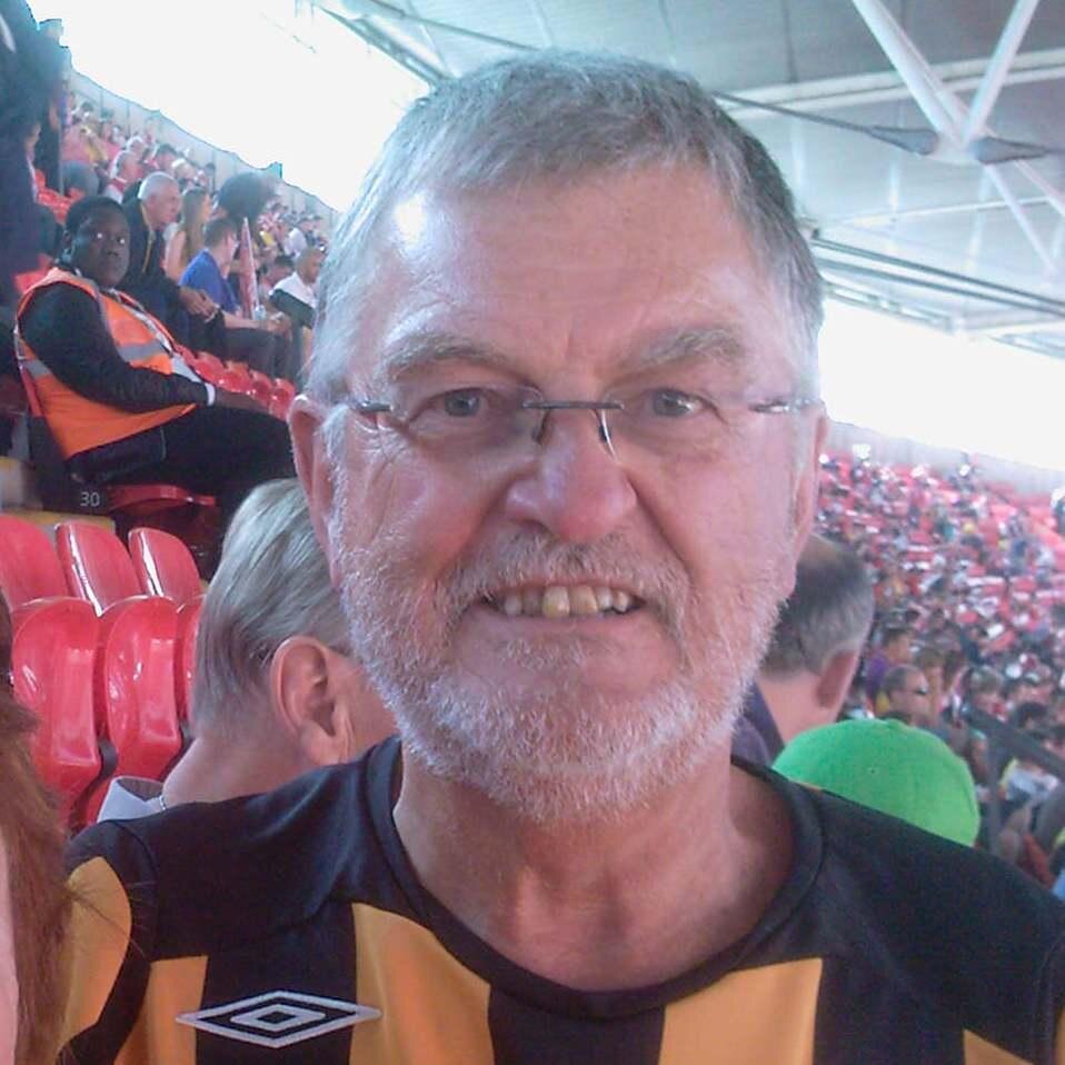 Cotswold and Border Morris melodeon player. Sea shanty singer. Hull City supporter.