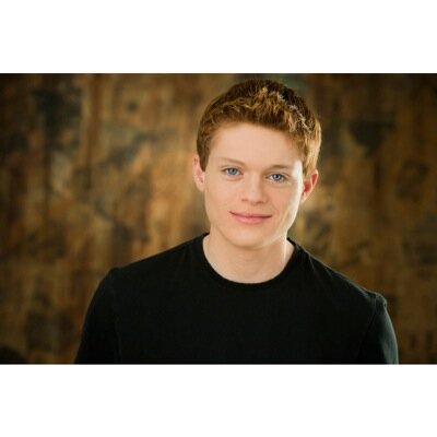 EmmettBledsce's profile picture. [Signs] I'm Emmett Bledsoe. I'm deaf and has always been. I enjoy Art and Photography. I'm a drummer and motorcycle rider.