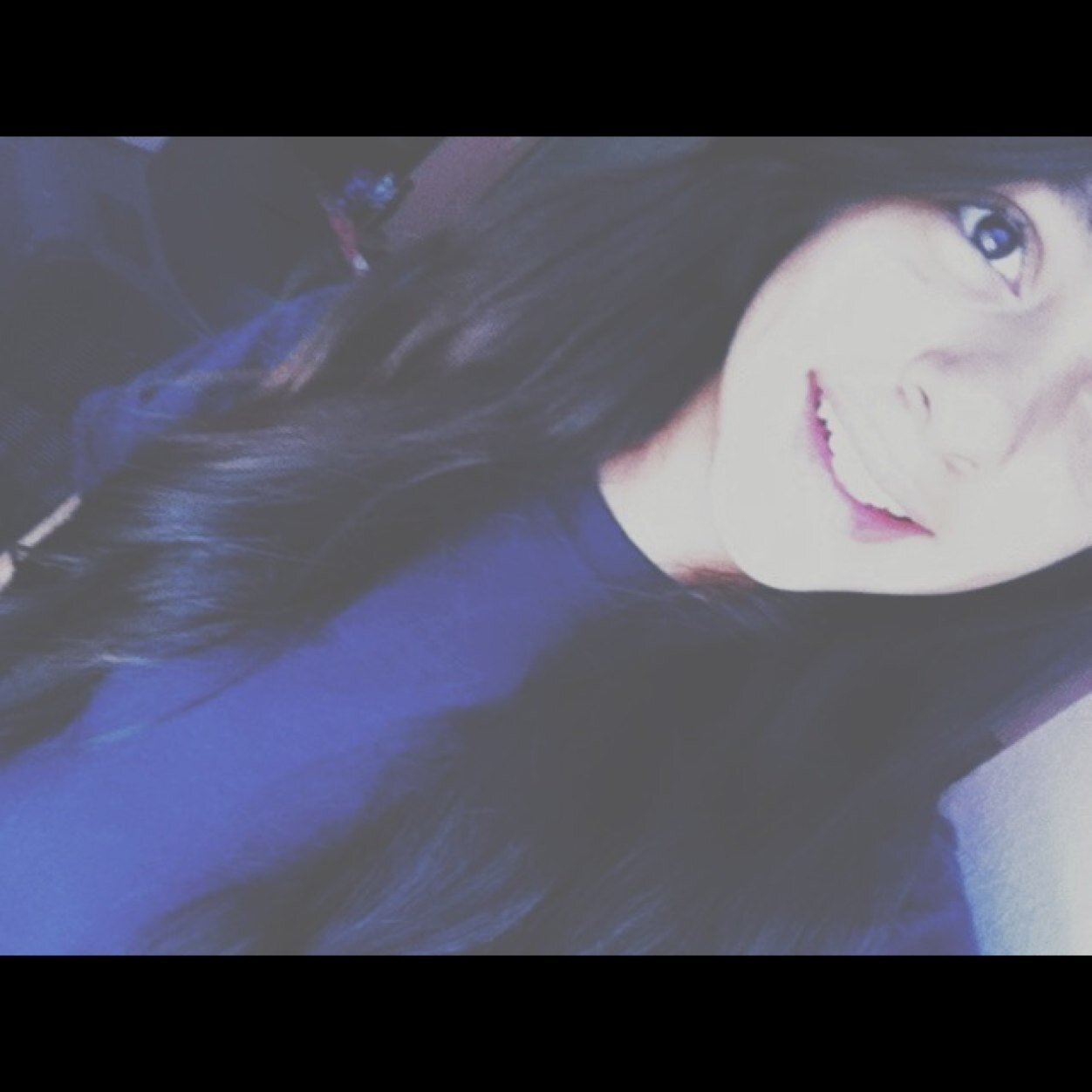 Chabe_delgado's profile picture. «No puedes elegir si van hacerte daño en este mundo, pero sí eliges quién te lo hace.»
—Bajo la misma estrella.