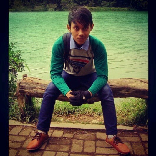 Praktisi IT,penikmat kuliner pedas,msih setia ngodol2 piano,biola,dan saxophone ..pin:75941939