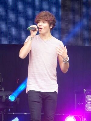 Hi, my real account is @ConsGonalves.  i made this video for @georgeujworld ( http://t.co/hK4lbaDKNc )