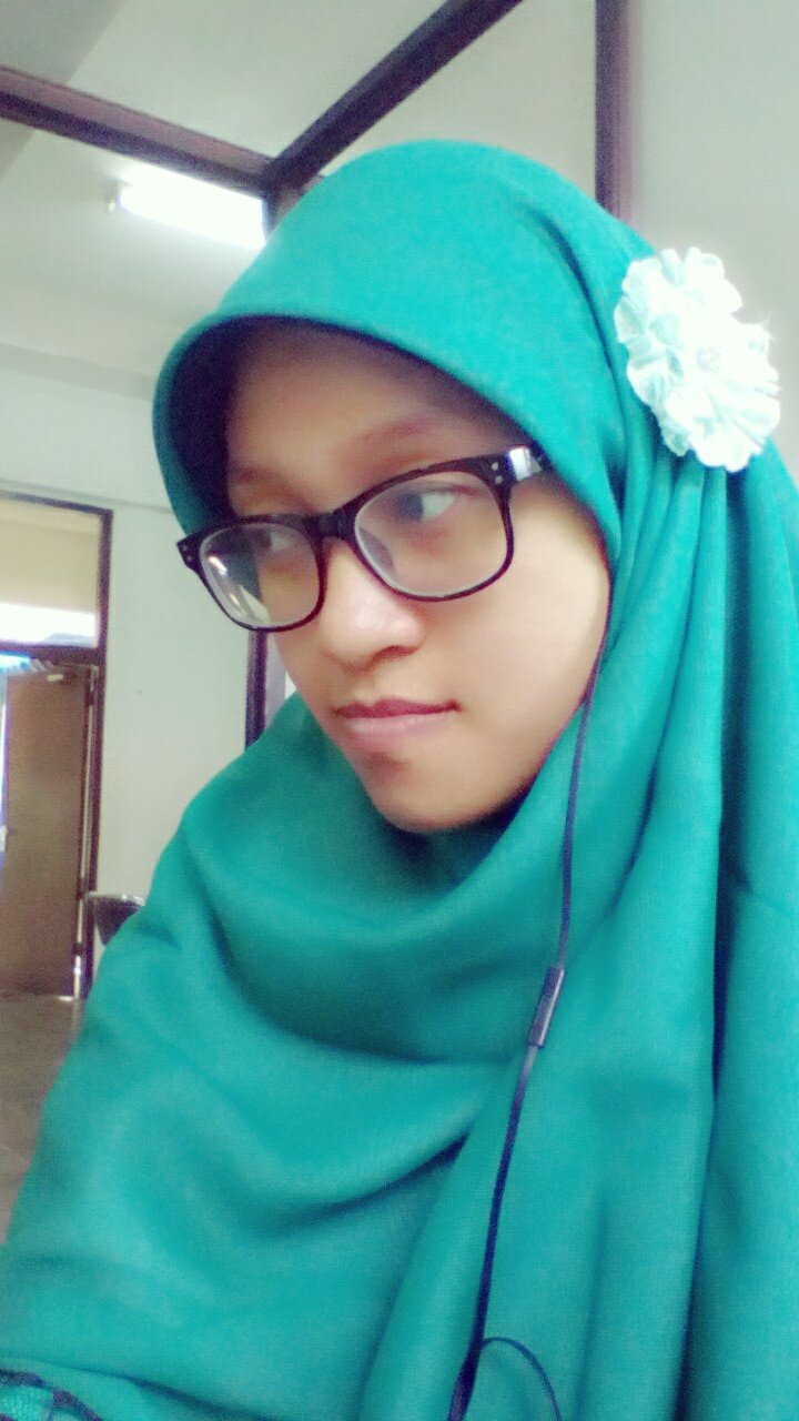 Mahasiswa pasca Unpad. Dosen. Konsultan keuangan. Chef. Calon istri yang baik :)