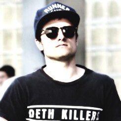 jenxshrader's profile picture. you just got a free follow from @okayhutch! it would be really lovely if you could follow that account instead, i follow back fan accounts on there too X