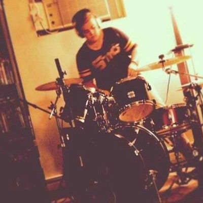 Drummer for @InMySightsLI and all around BAMF. Choices were made, no fucks were given. All shit, no show. Same panic, different disco. Also, a spicy girl.🏳️‍🌈
