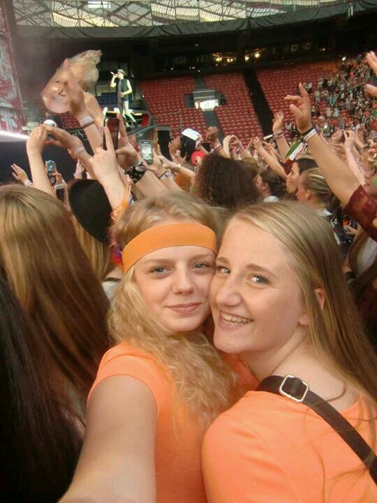 instagram; Annemariedejon - ONBDAMES1 11# - friesepoort - 18jaar -