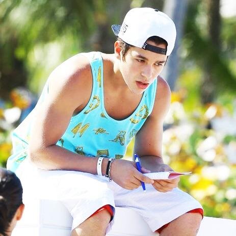 Follow je rends ♥ Follow me, i follow back. One Direction ♥ Austin Mahone #TheKing. Lea Michele ♥.