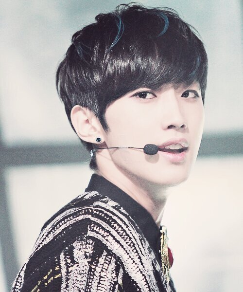 ❝ Propiedad de @GongChan_osr ♡ ❞   » Mirror Prince - B1A4's leader. «