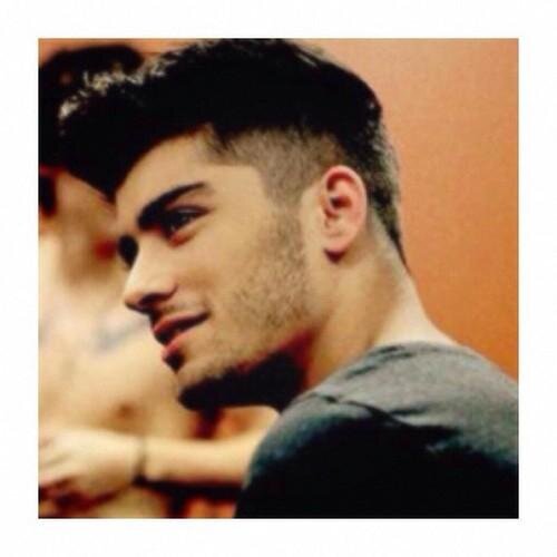 “i know i'm smiling, but look into my eyes. is this happiness?” —  bisex.