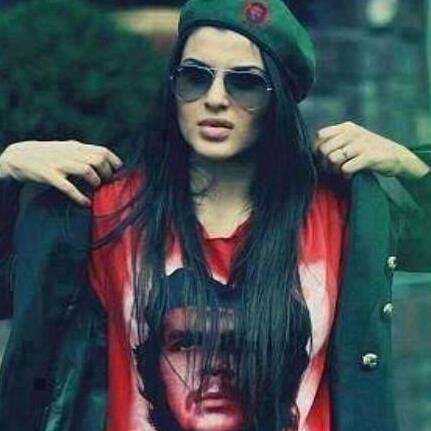 ‏‏‏''حتى لو قالوا عنك مجنون..حتى لو اتهموك بالهرطقة وبغرابة الأطوار..لا تهتم لهم فهم منومون .. وتذكر دائما ان المبصر في بلد العميان ملعون''.