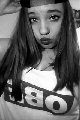 love me friends!♥ single♥ waerdenborch♥lol♥snapchat;esmaykuss♥chillen♥partyanimal♥ insta;esmaykuss♥holtenn♥