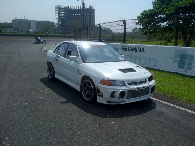 I love car performance drag racing