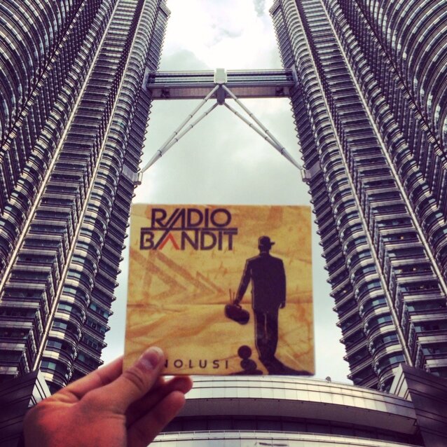 Out now #REVOLUSI album! only IDR 110.000 ( includes Tees + Poster ) info and booking : @Larasard_ (+62)87883857103 / laras@radio-bandit.com
ig : radiobandit