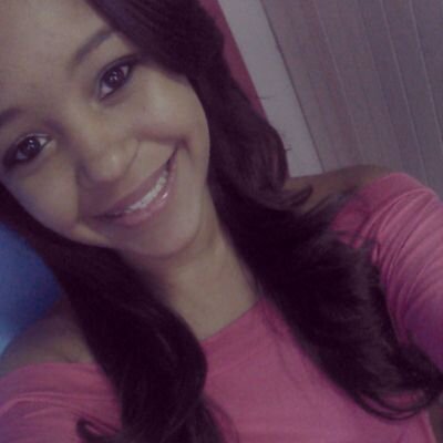 Uma garota imperfeita, extrovertida, cheia de sonhos, que luta pelo que quer.