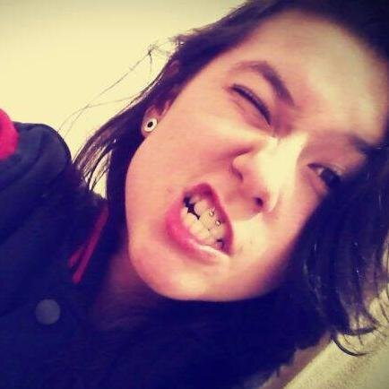13 anos,reggae♥,10mm,6 mm  ♥piercing no smile ♥Maneva♥ Soja♥  Onze:20 ♥  Facebook add lá :https://t.co/ALlvE6Y8xH , Wpp add lá tbm :049 99506365